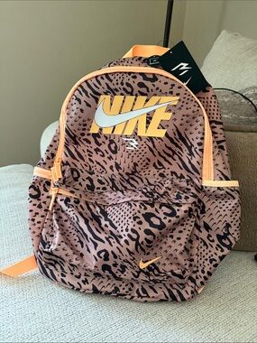 nike academy team soccer backpack stores Bag while side mesh sleeves Yellow Nike Heritage Backpack Color:Granite category__SHOPIFY_COLLECTIONS_BRAND_MENS_MENSNIKEBAGS